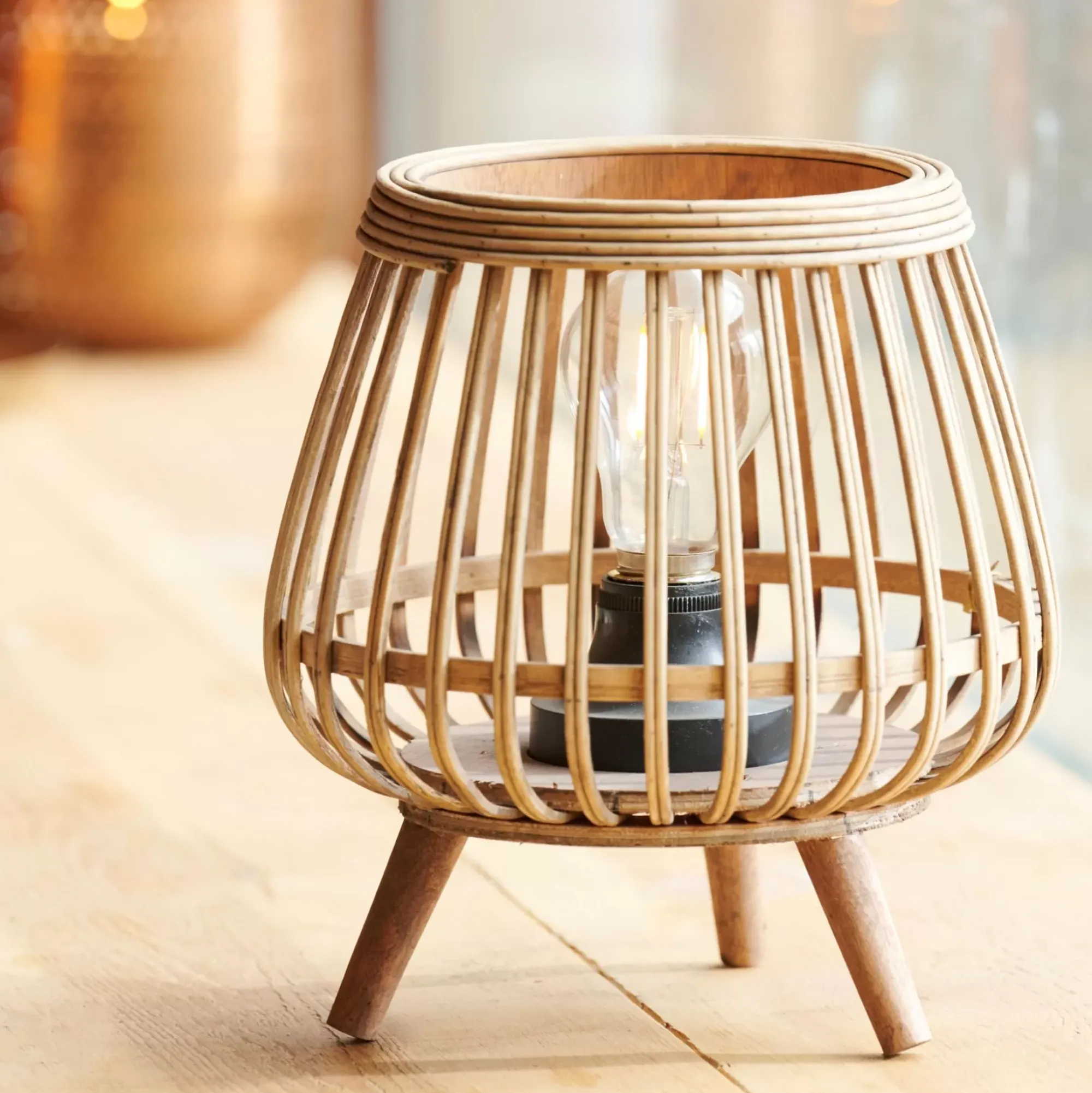 CASA Bloq Lampara E27 2X Pila Aa No Incl. Store